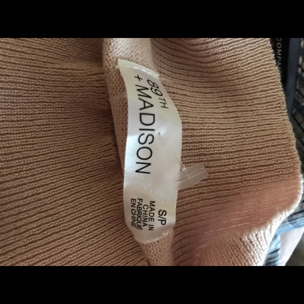 89th & MADISON LONG SLEEVED TOP - Picture 4 of 5